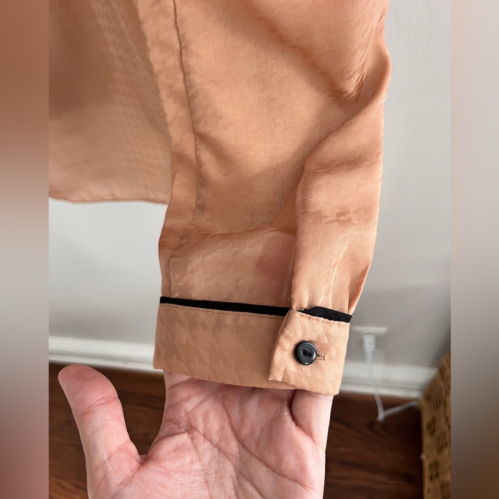 Gap Houndstooth Button Down Long Sleeve Blouse - image 3